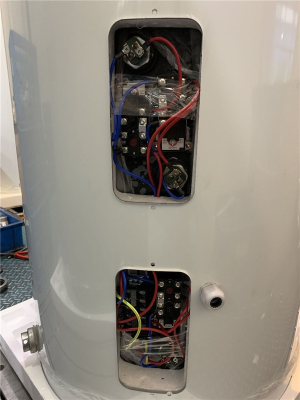 Kommersiell elektrisk varmvattenberedare